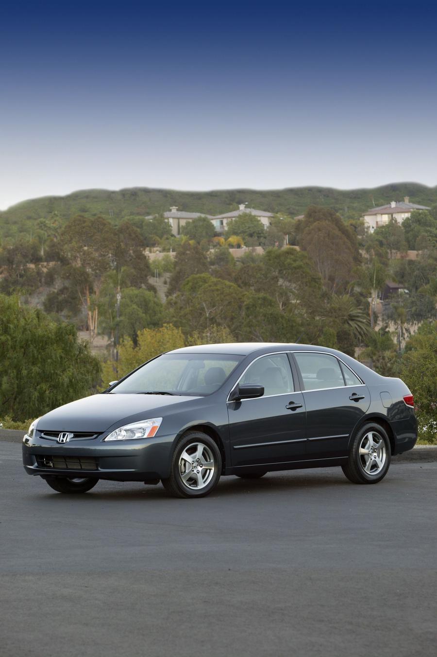  Honda Accord Hybrid America 2005 года  (фото 36 из 69)